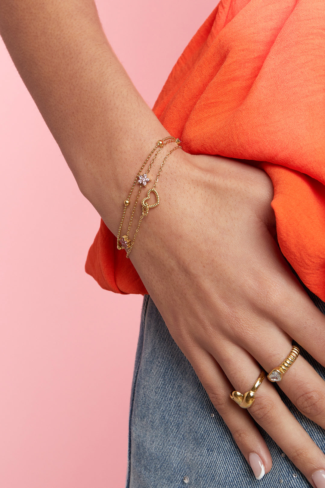 Bracelet orné de pierres colorées et de fleurs